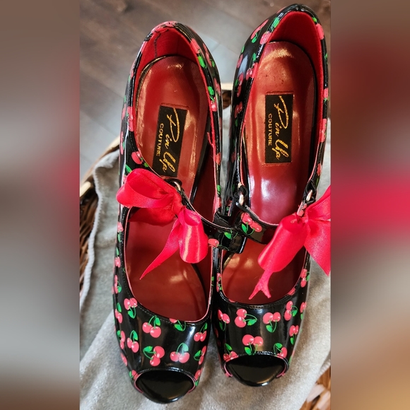 Pinup Couture Teese Platform - Picture 4 of 4